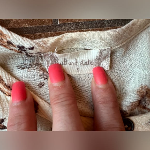 Altar’d State Squirrels and Flowers Blouse - Picture 7 of 12